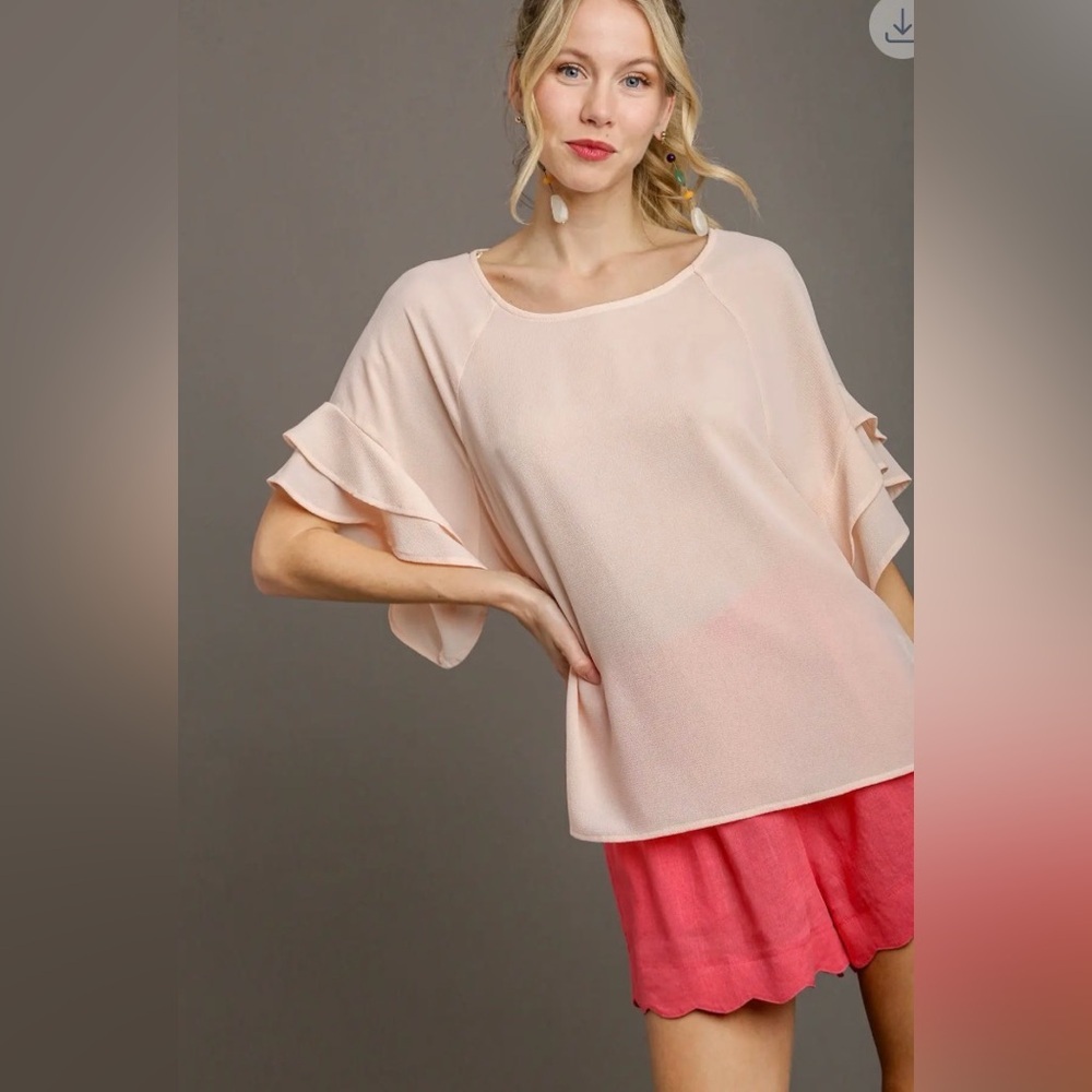 🎈Elegant Pink Layered Ruffled Sleeve Top. More champagne color. Very light pink.